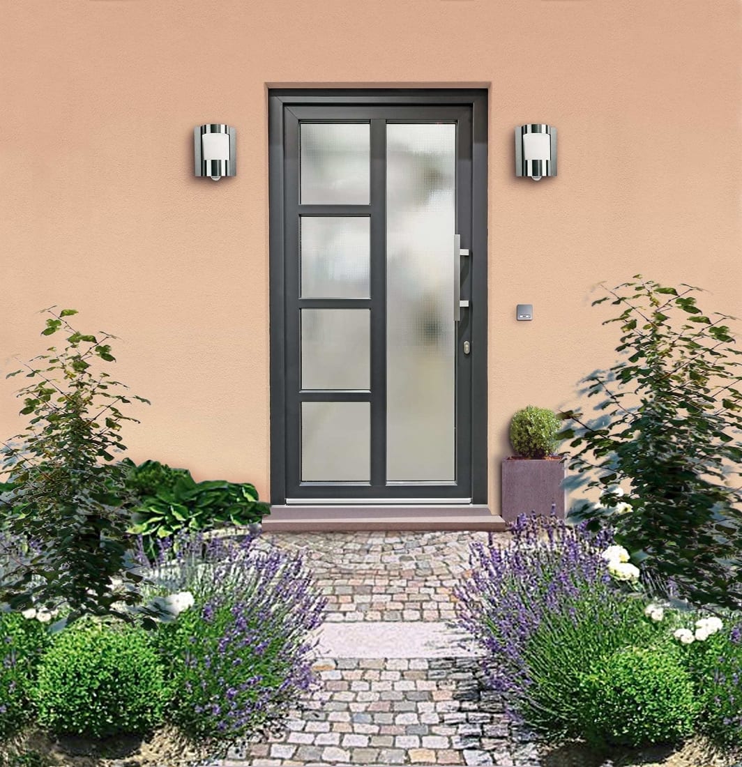 Puerta Kömmerling 88 Puerta en fachada de edificio