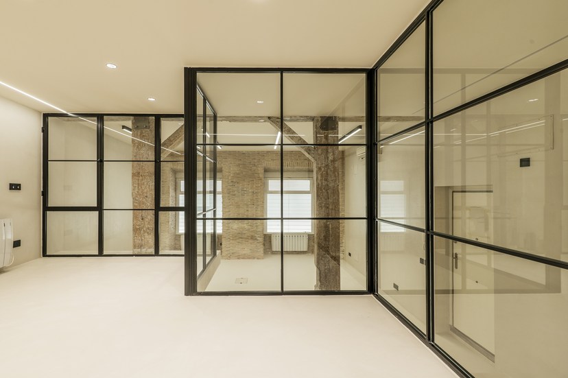 Mamparas de oficina y soluciones para negocios