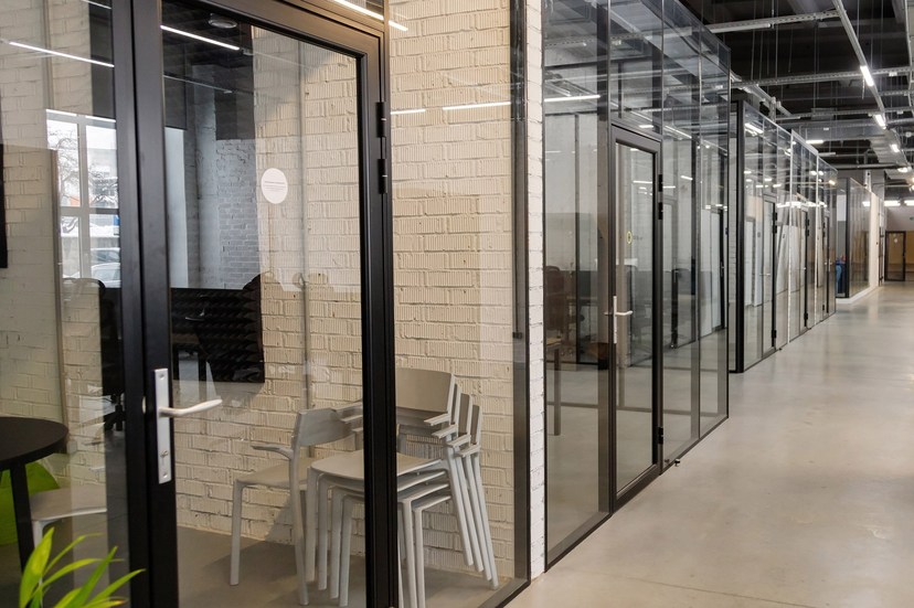 Acristalamiento de espacios de oficina