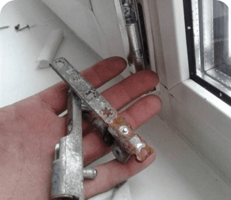 Rotura de herrajes de ventana